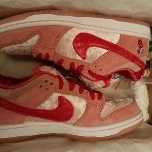 UA size9 strangelove sb dunk low
